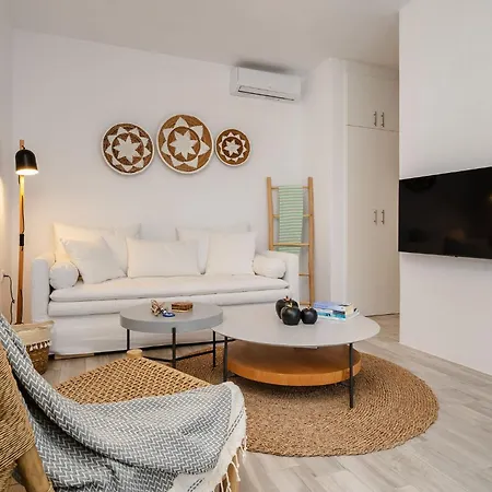 Julie's Luxury Agia Anna (Naxos)